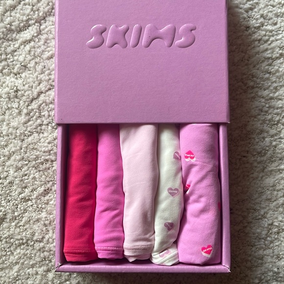 NEW! SKIMS Valentines Day Panties size Medium - Picture 2 of 5